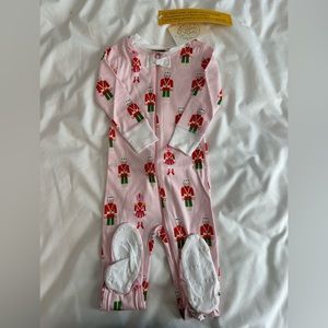 TBBC Beaufort Bonnet Noelles Night Night Footed NWT 12-18m